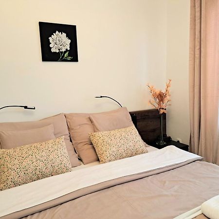 Orient Apartmanhaz Еґер Екстер'єр фото