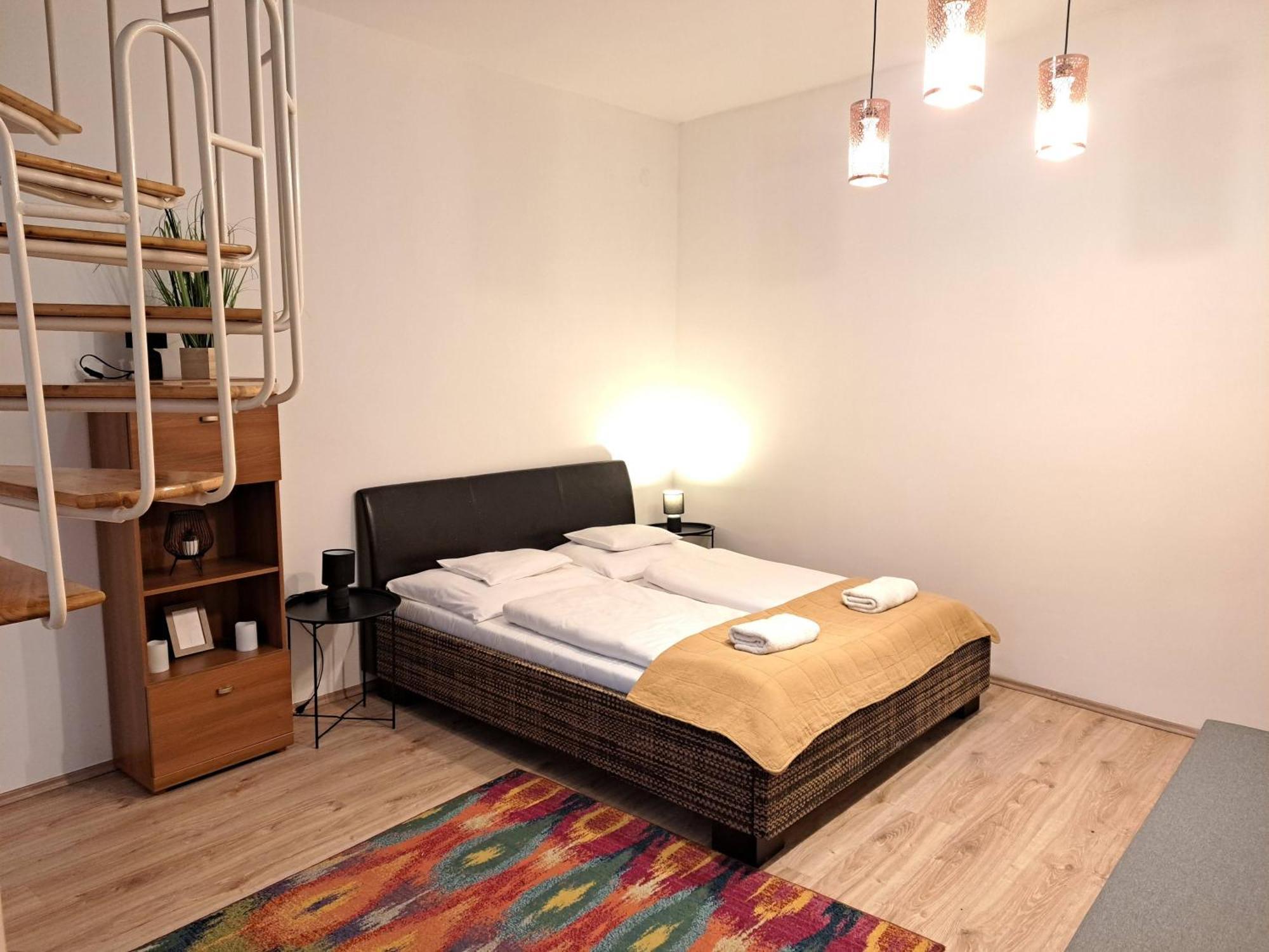 Orient Apartmanhaz Еґер Екстер'єр фото