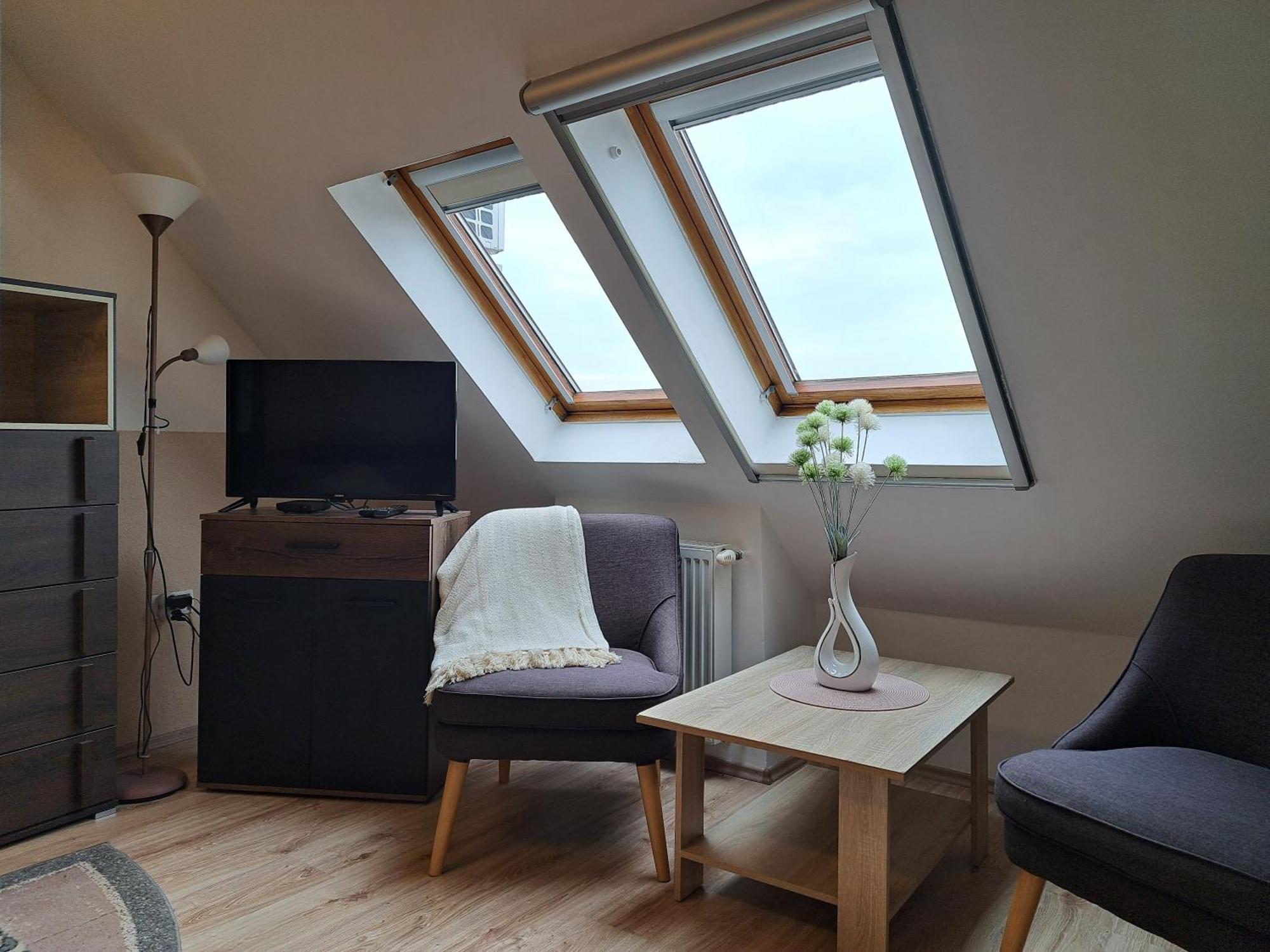 Orient Apartmanhaz Еґер Екстер'єр фото
