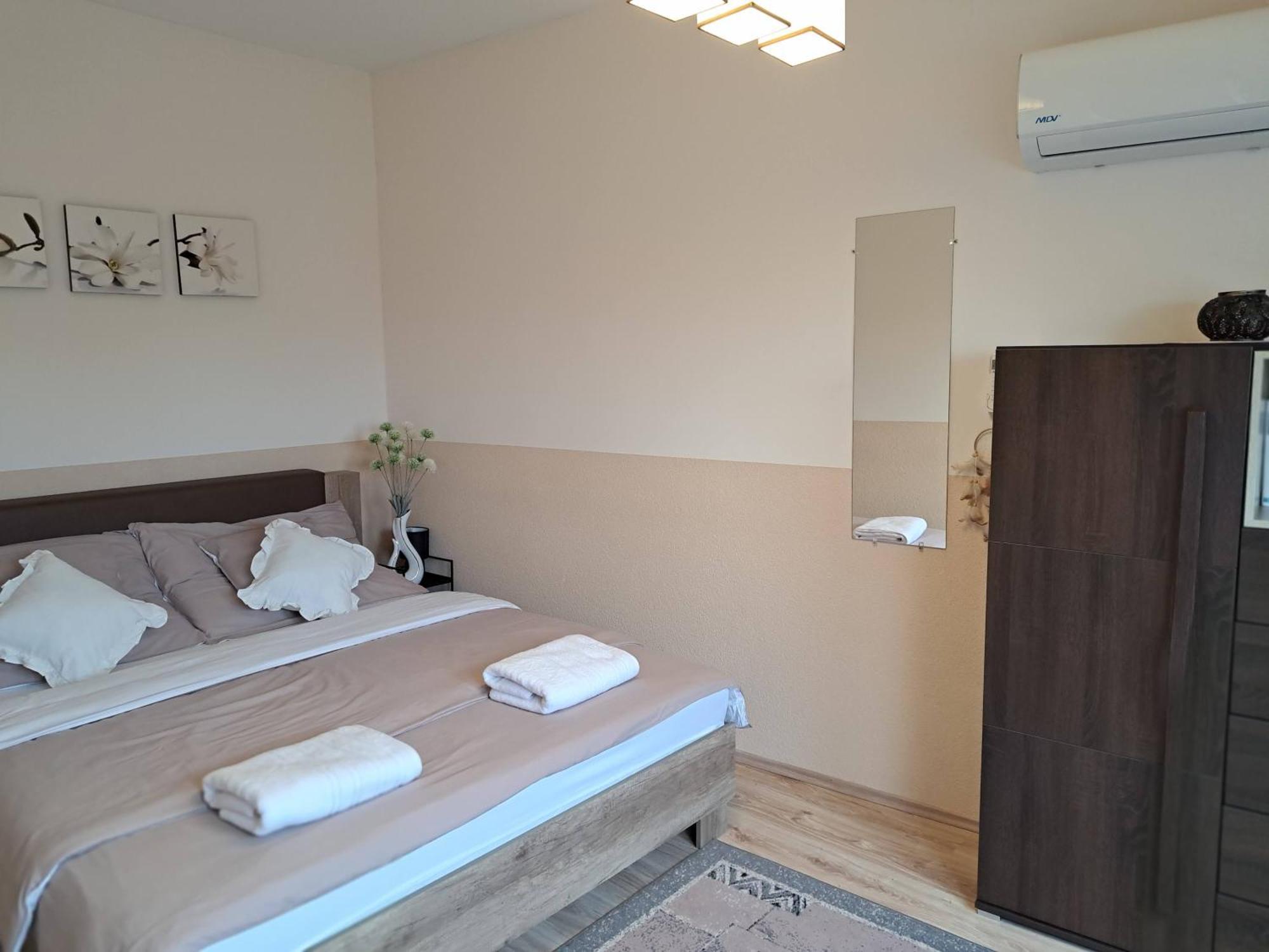 Orient Apartmanhaz Еґер Екстер'єр фото
