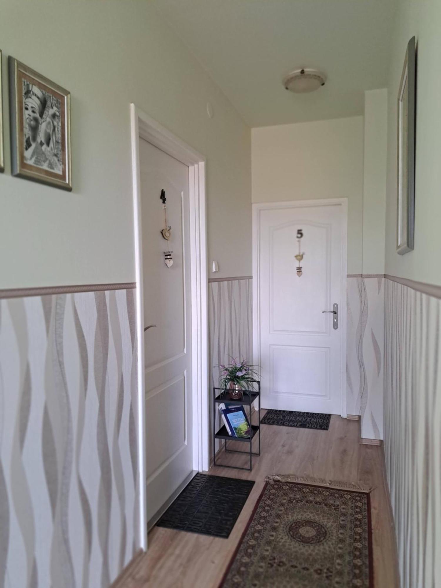 Orient Apartmanhaz Еґер Екстер'єр фото