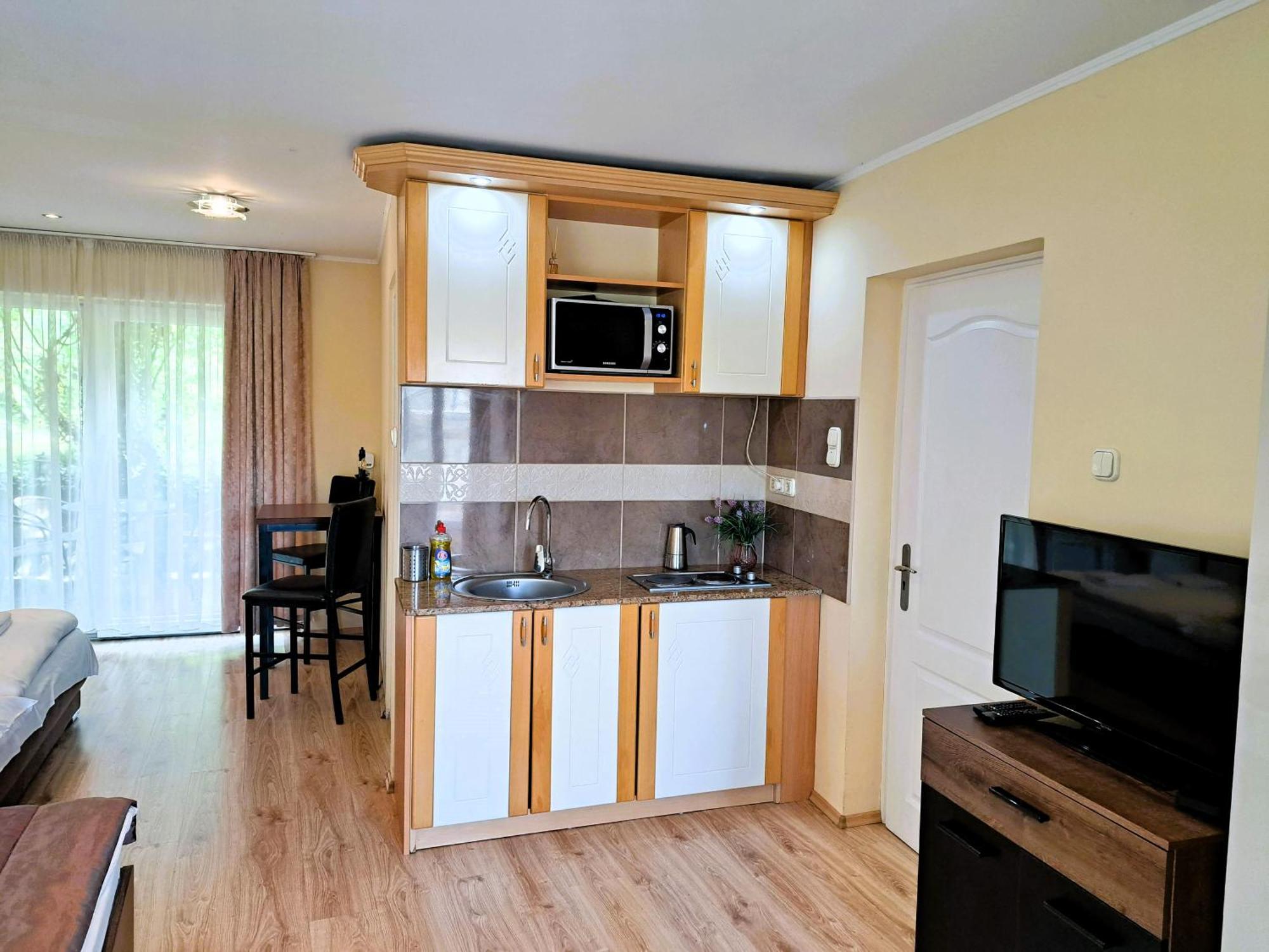 Orient Apartmanhaz Еґер Екстер'єр фото