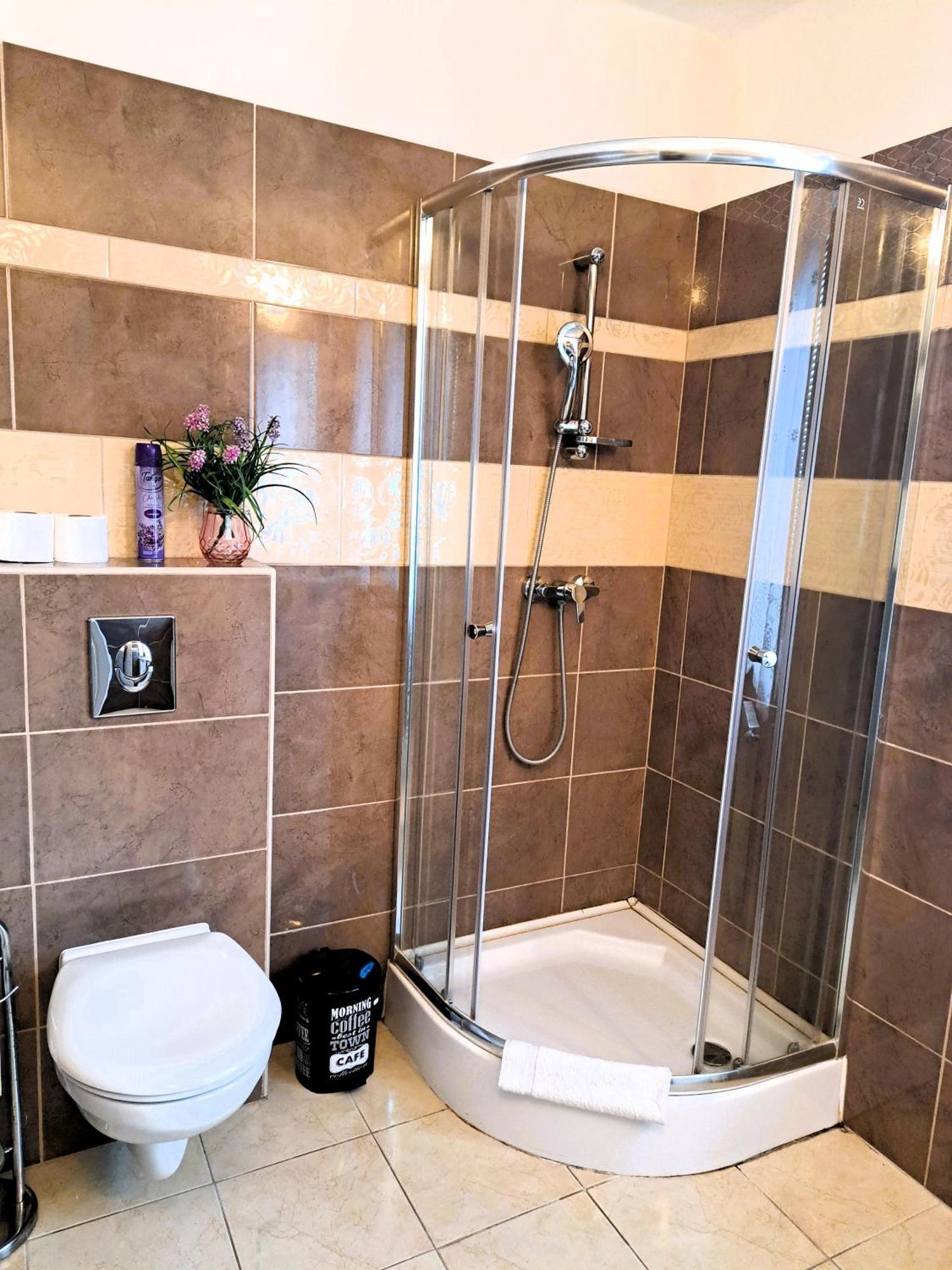 Orient Apartmanhaz Еґер Екстер'єр фото