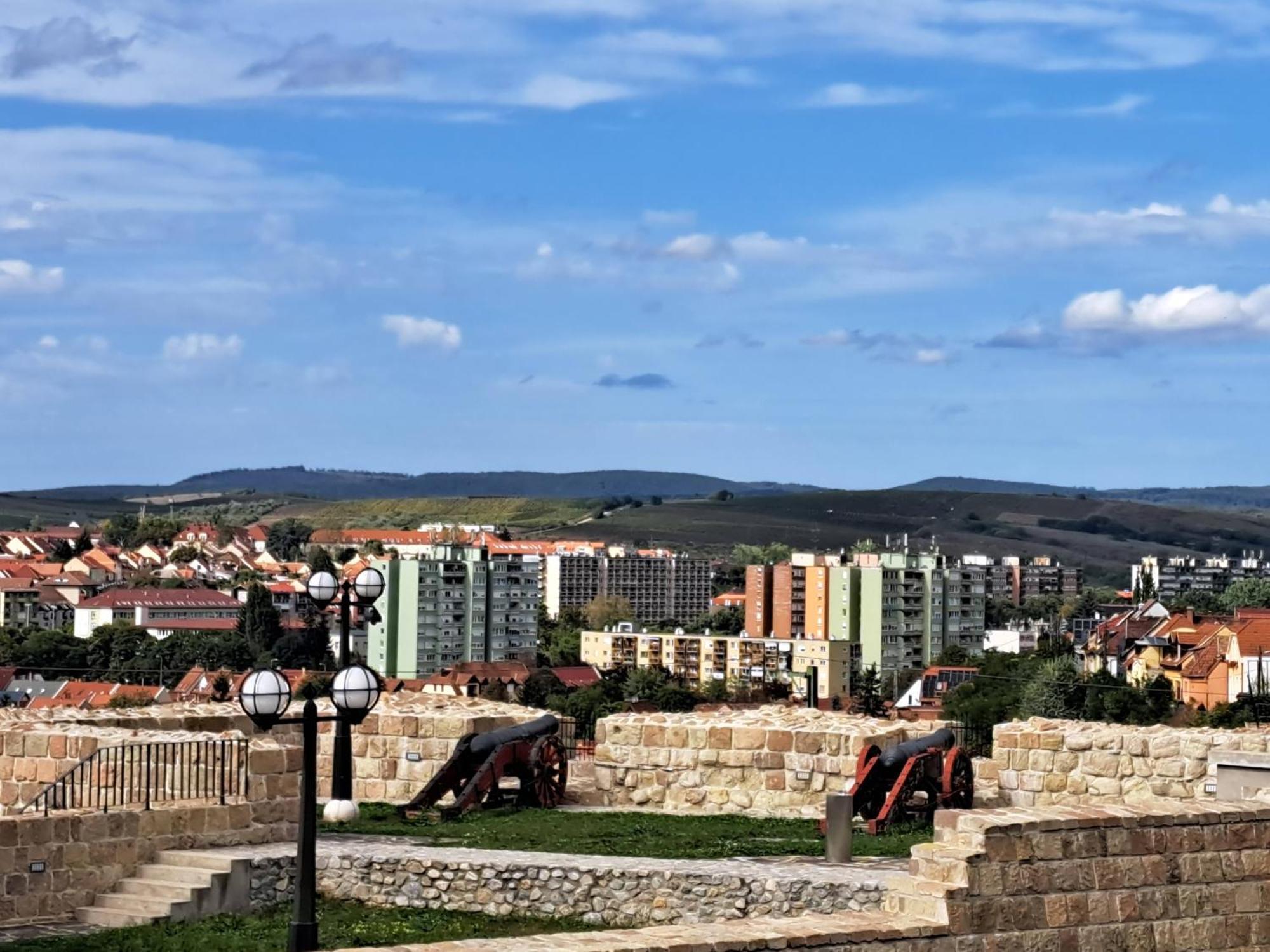 Orient Apartmanhaz Еґер Екстер'єр фото