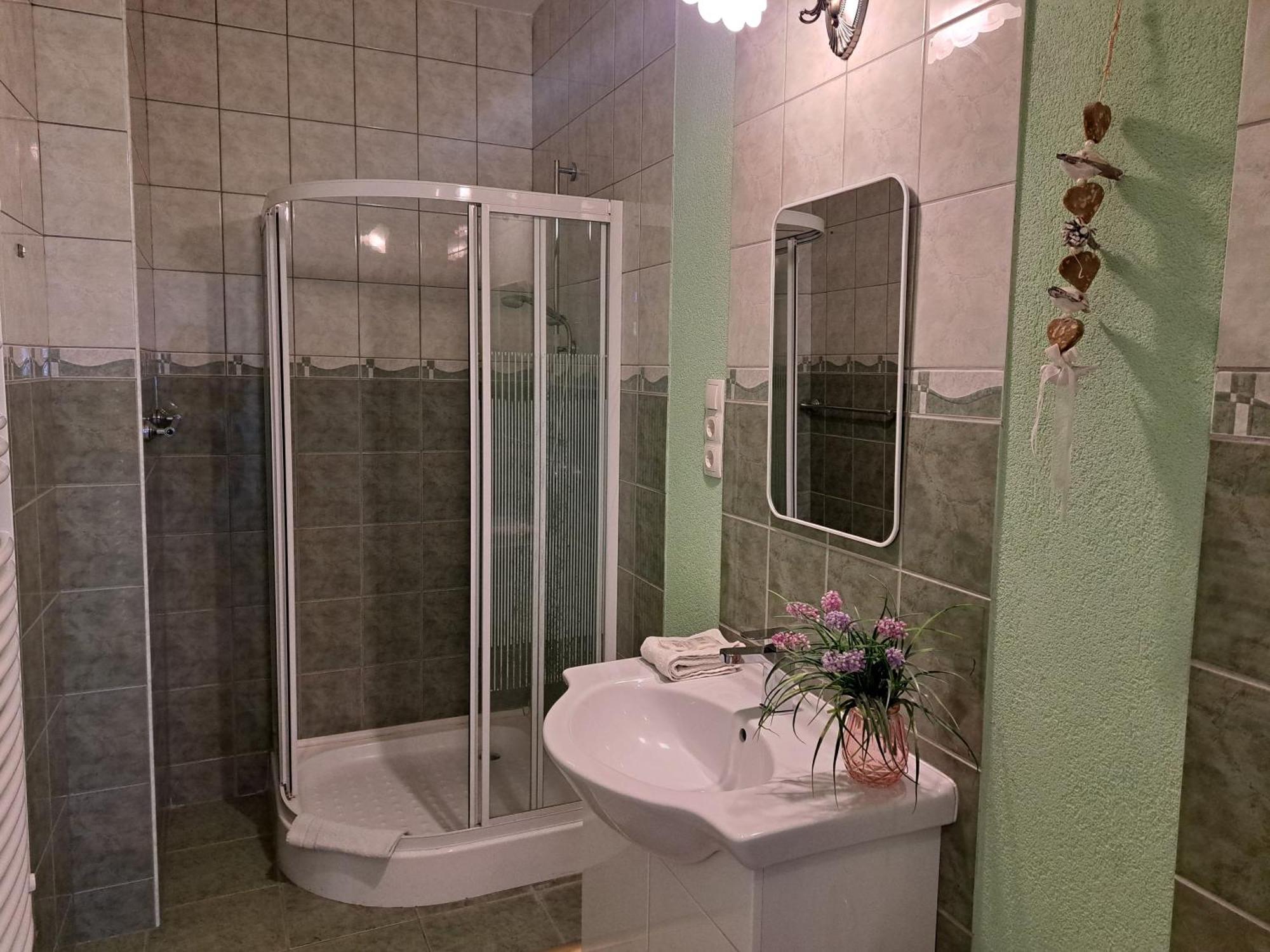 Orient Apartmanhaz Еґер Екстер'єр фото