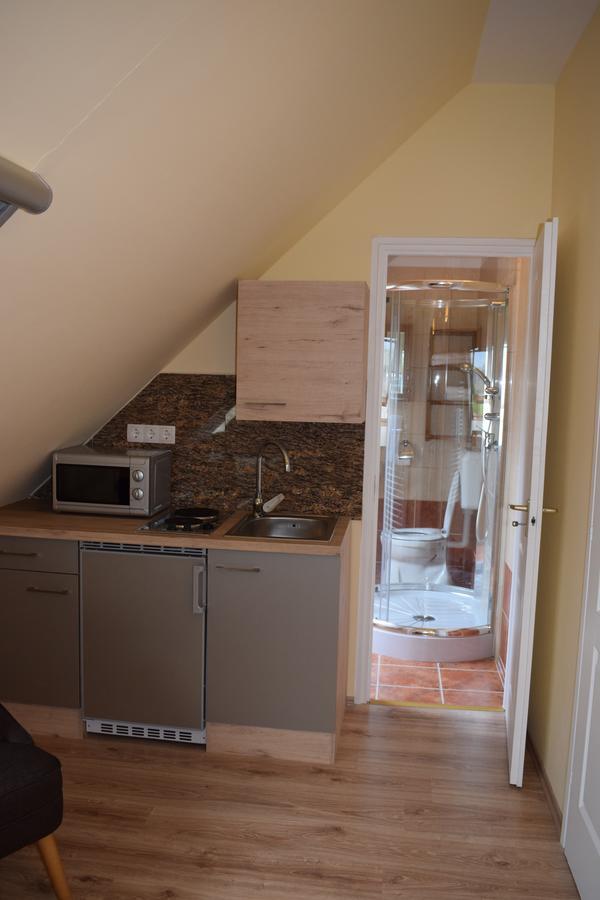 Orient Apartmanhaz Еґер Екстер'єр фото