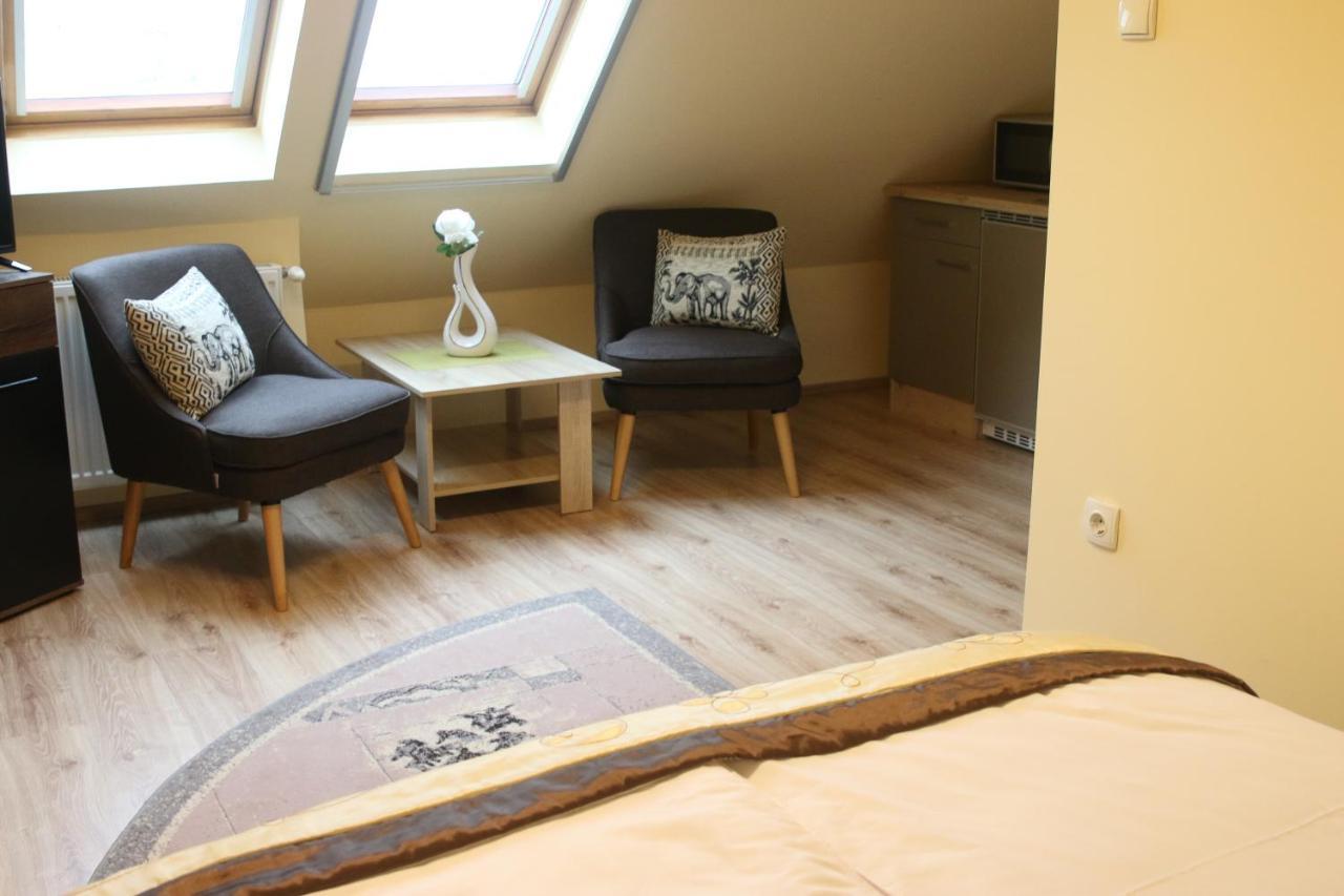 Orient Apartmanhaz Еґер Екстер'єр фото